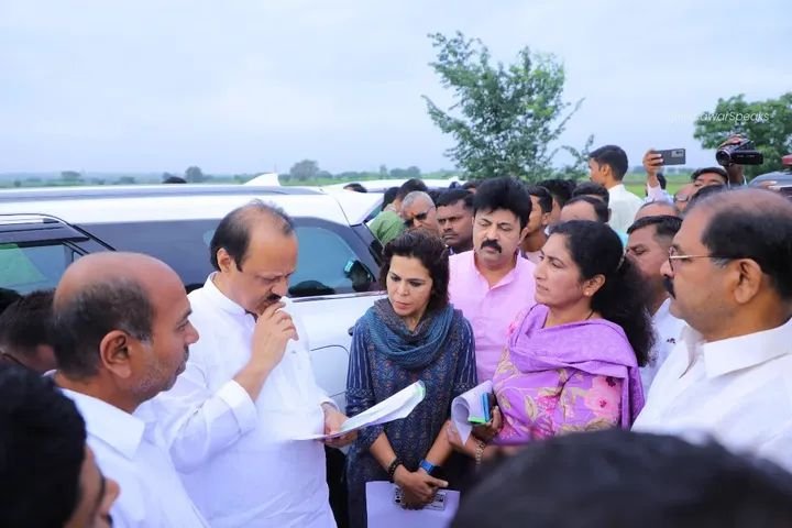 गरजूंना मदत मागितली – अजित पवारांनी केंद्राकडे पाठवली याचिका